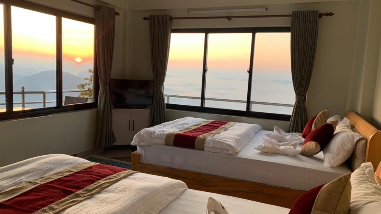 Hotel Pristine Himalaya Покхара Екстер'єр фото