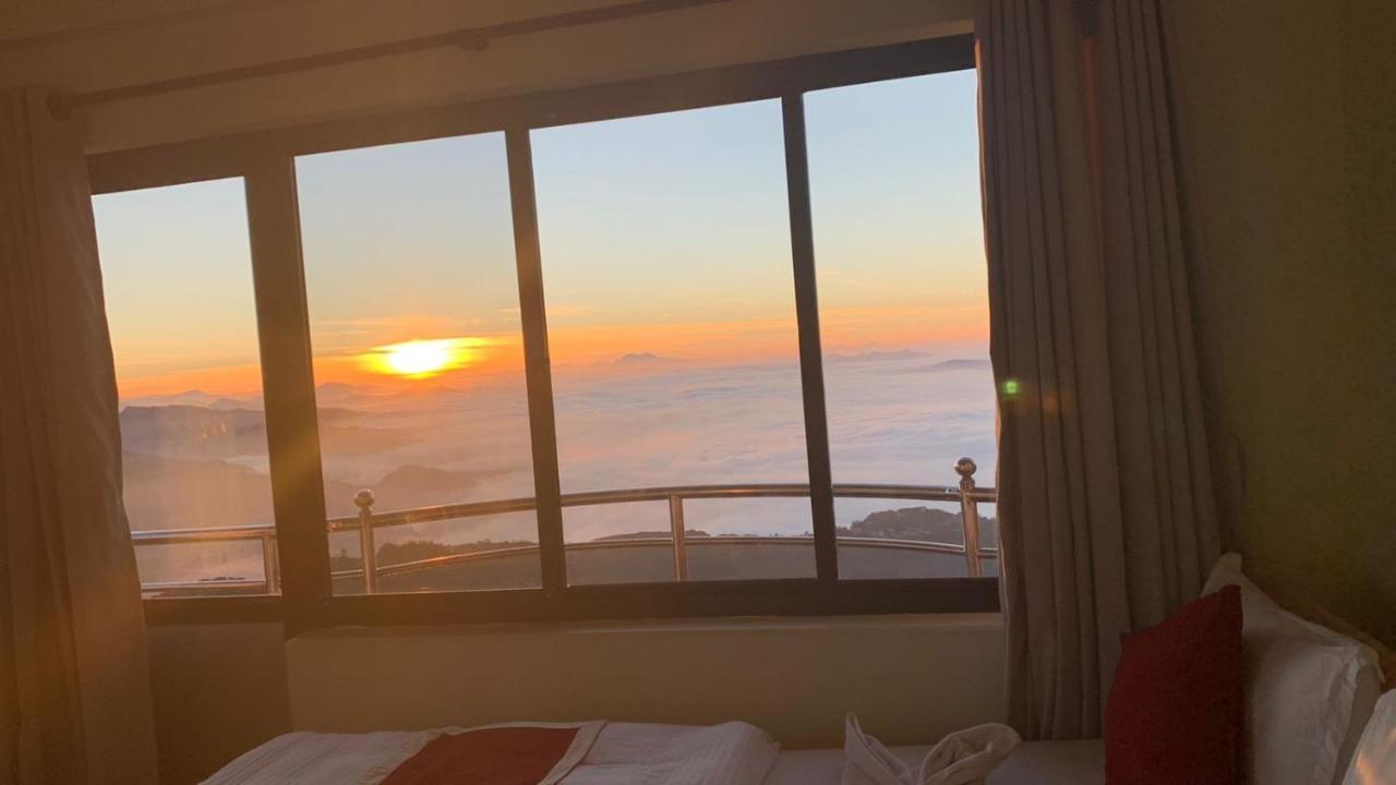 Hotel Pristine Himalaya Покхара Екстер'єр фото