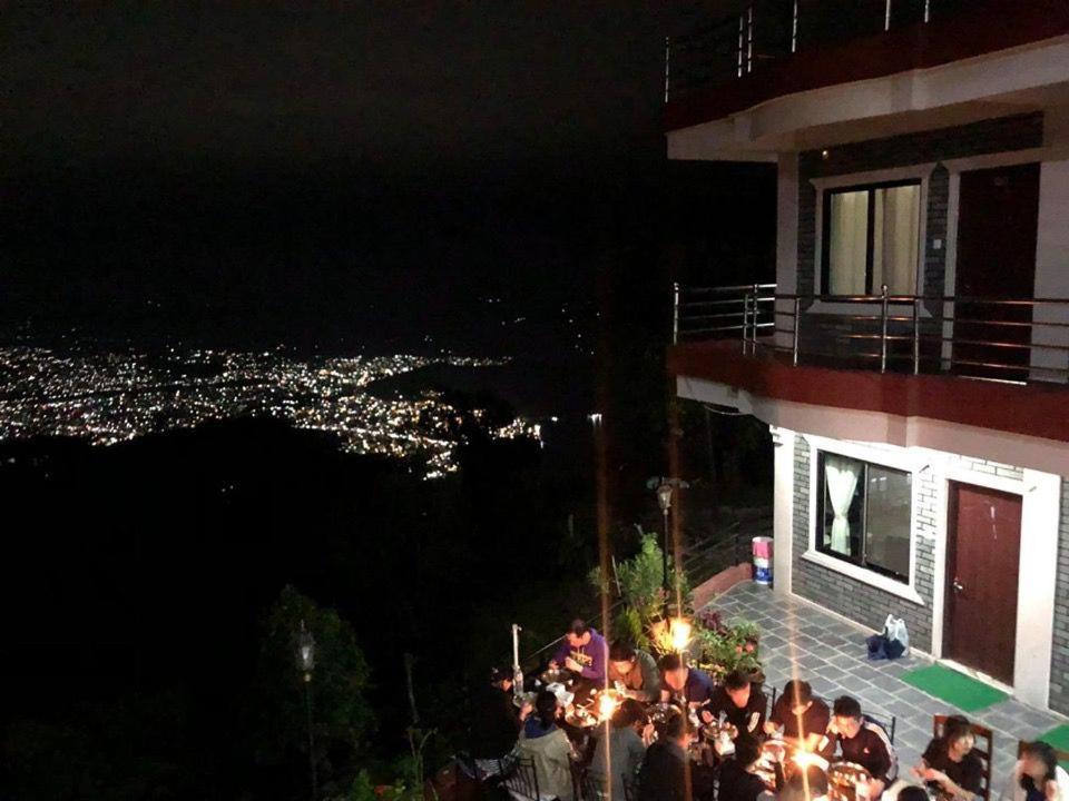 Hotel Pristine Himalaya Покхара Екстер'єр фото