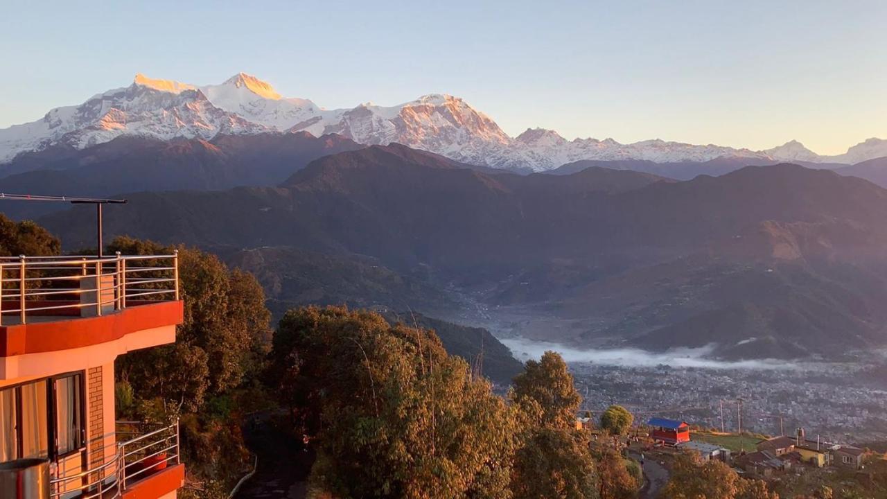 Hotel Pristine Himalaya Покхара Екстер'єр фото