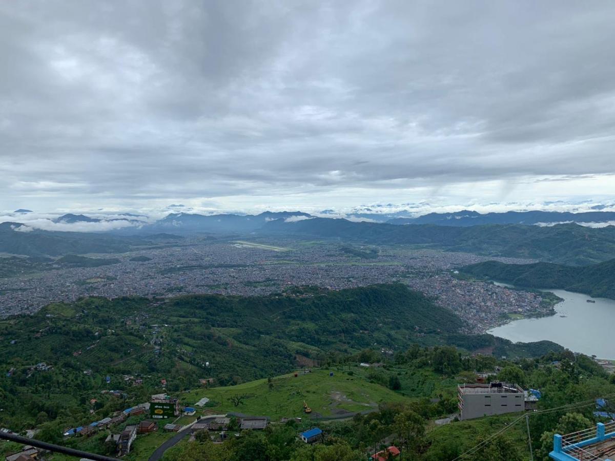 Hotel Pristine Himalaya Покхара Екстер'єр фото