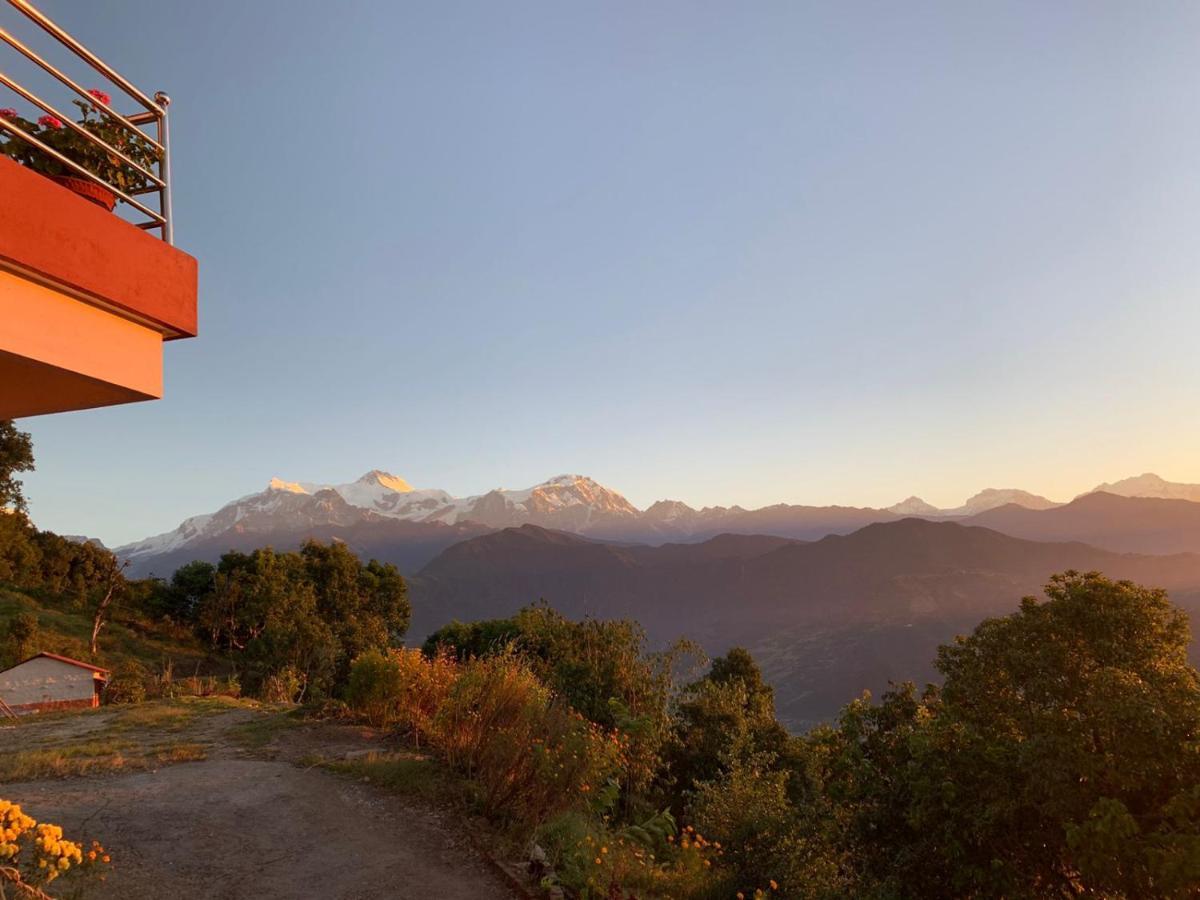 Hotel Pristine Himalaya Покхара Екстер'єр фото