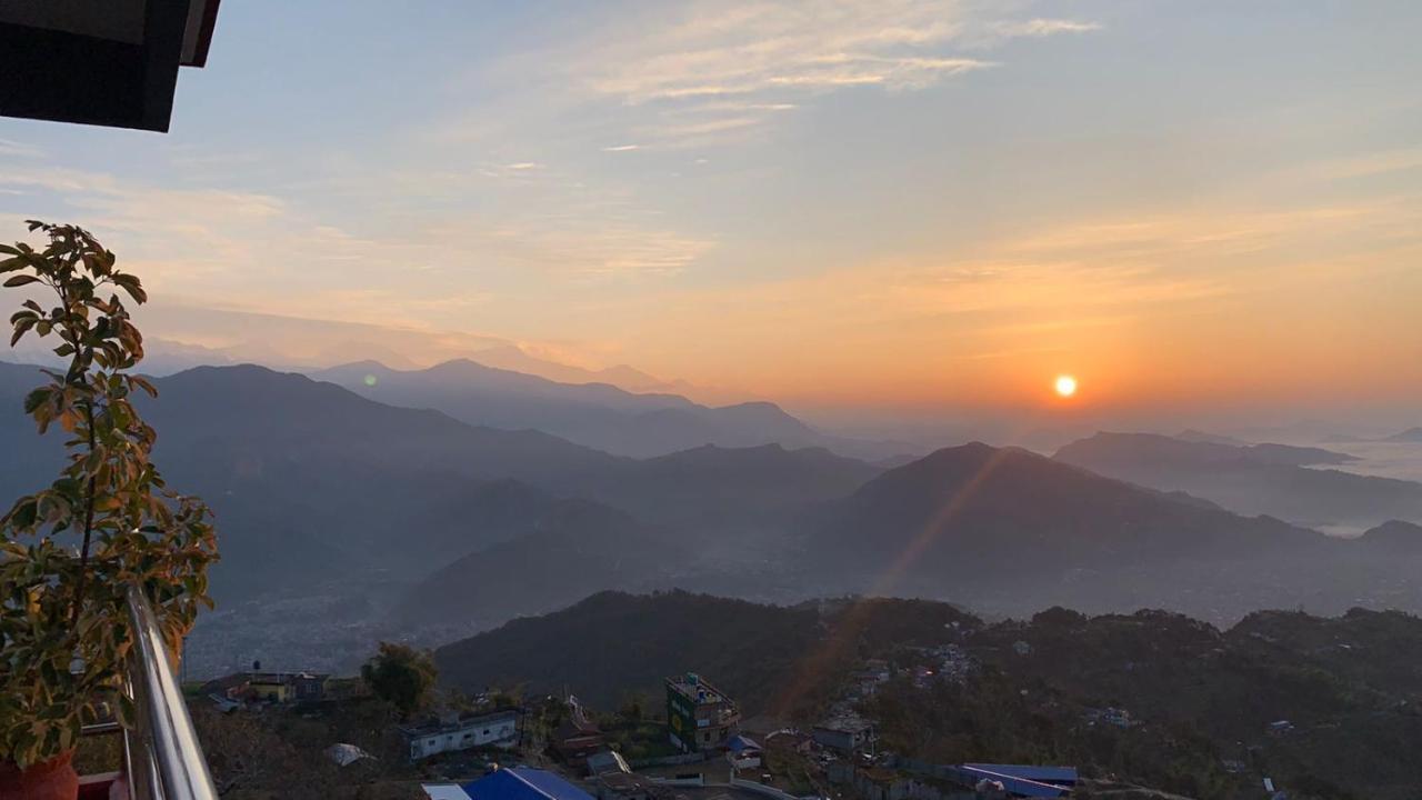 Hotel Pristine Himalaya Покхара Екстер'єр фото