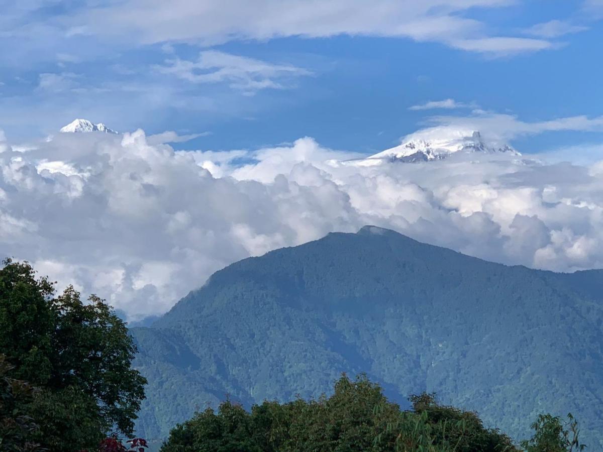 Hotel Pristine Himalaya Покхара Екстер'єр фото