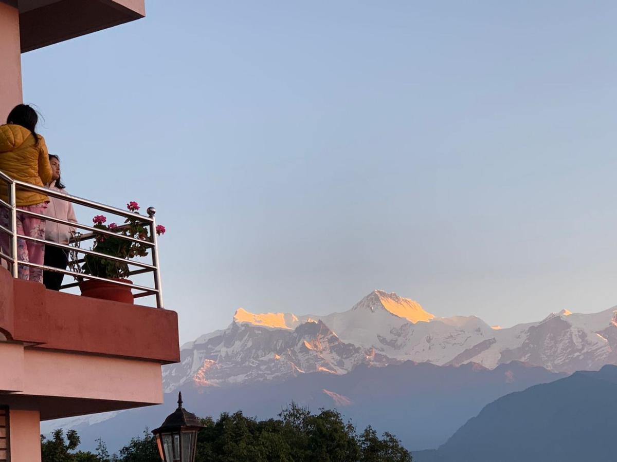 Hotel Pristine Himalaya Покхара Екстер'єр фото