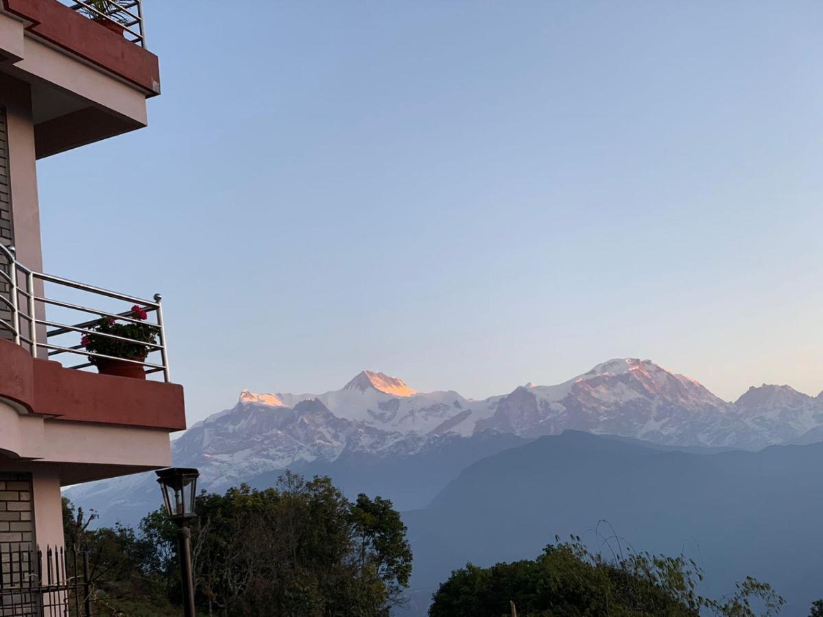 Hotel Pristine Himalaya Покхара Екстер'єр фото