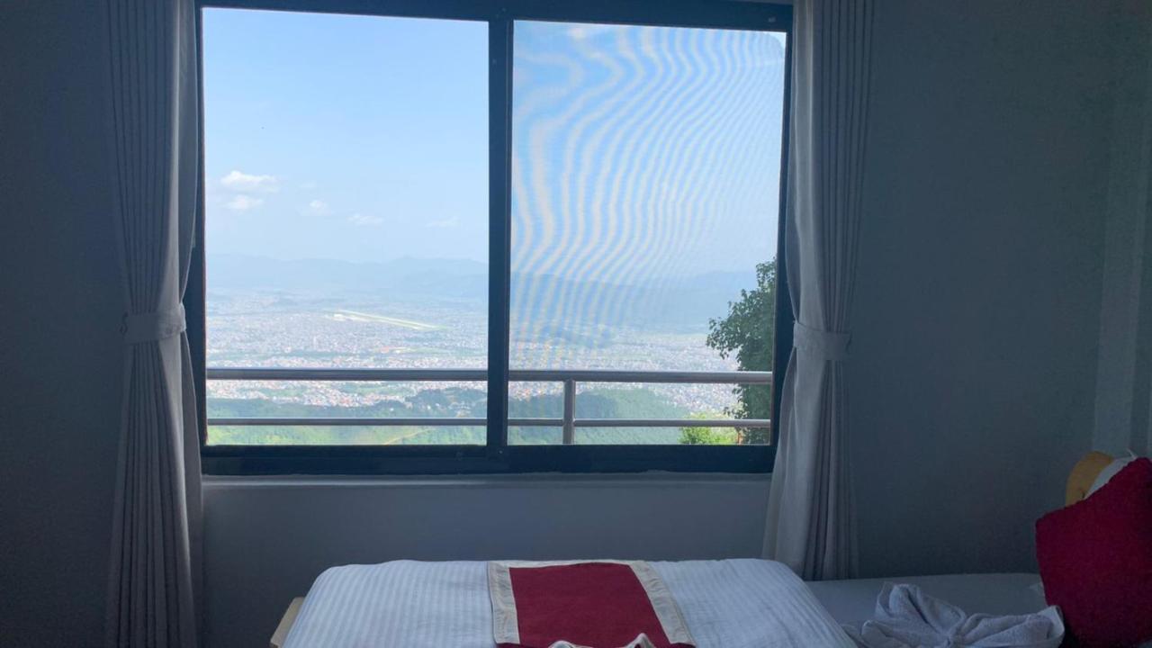 Hotel Pristine Himalaya Покхара Екстер'єр фото