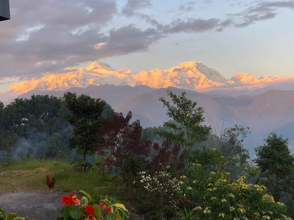 Hotel Pristine Himalaya Покхара Екстер'єр фото