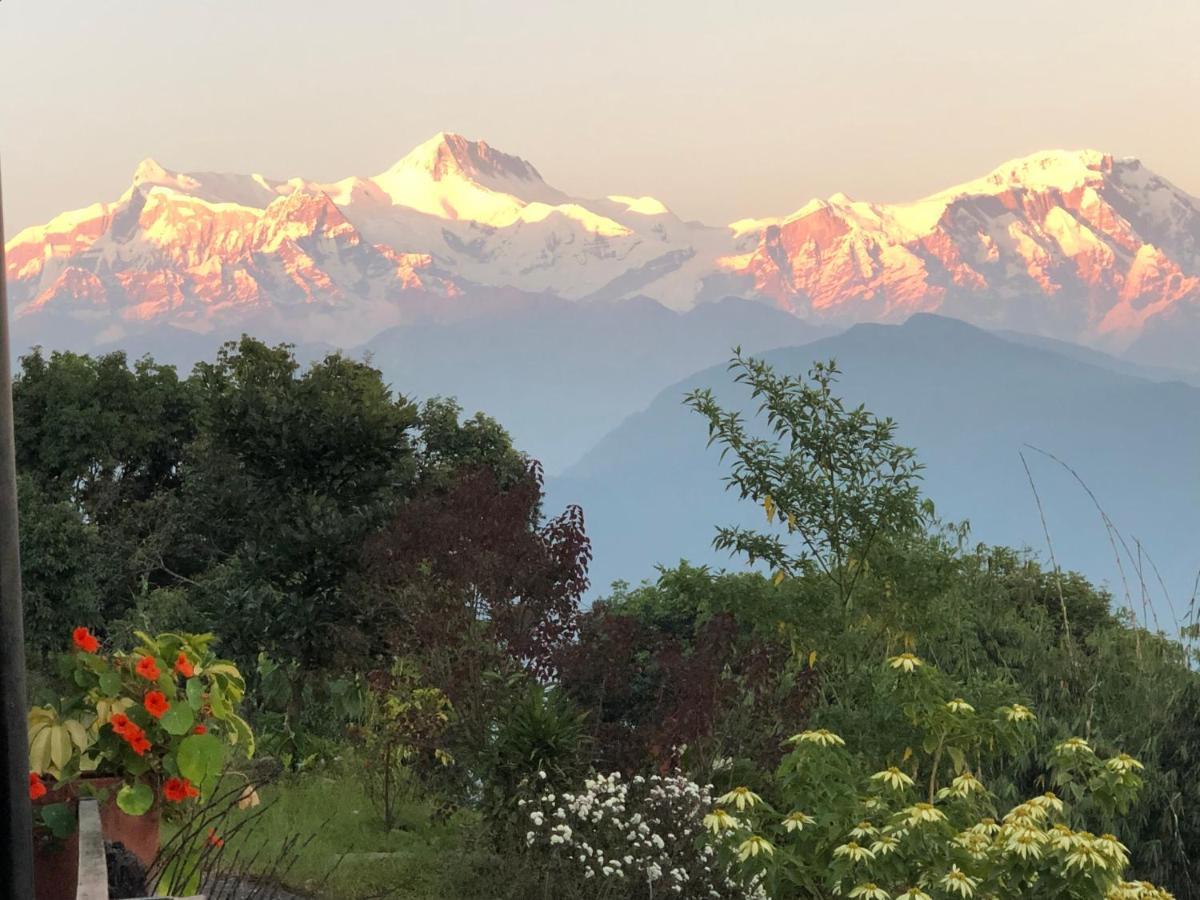 Hotel Pristine Himalaya Покхара Екстер'єр фото