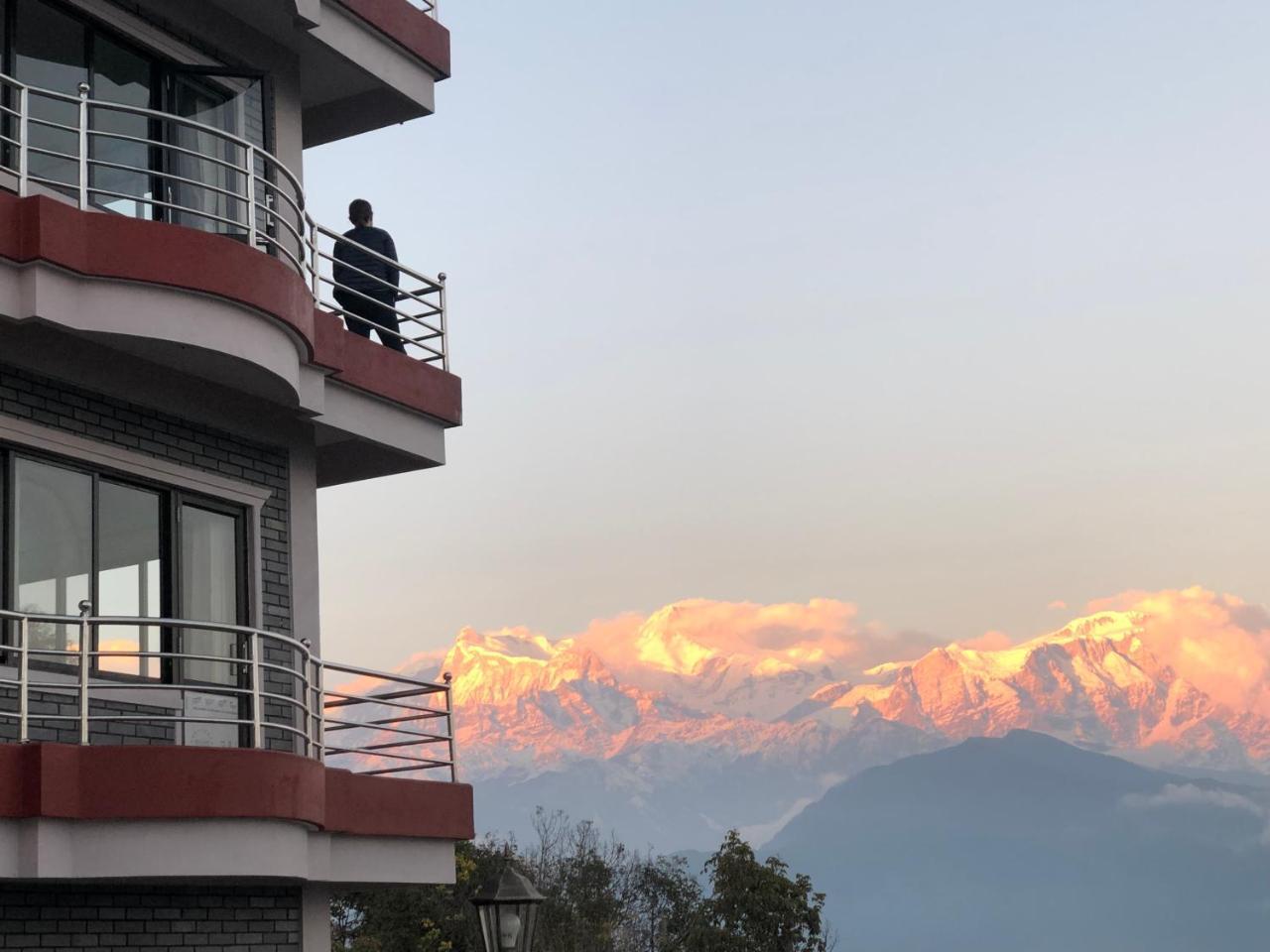 Hotel Pristine Himalaya Покхара Екстер'єр фото